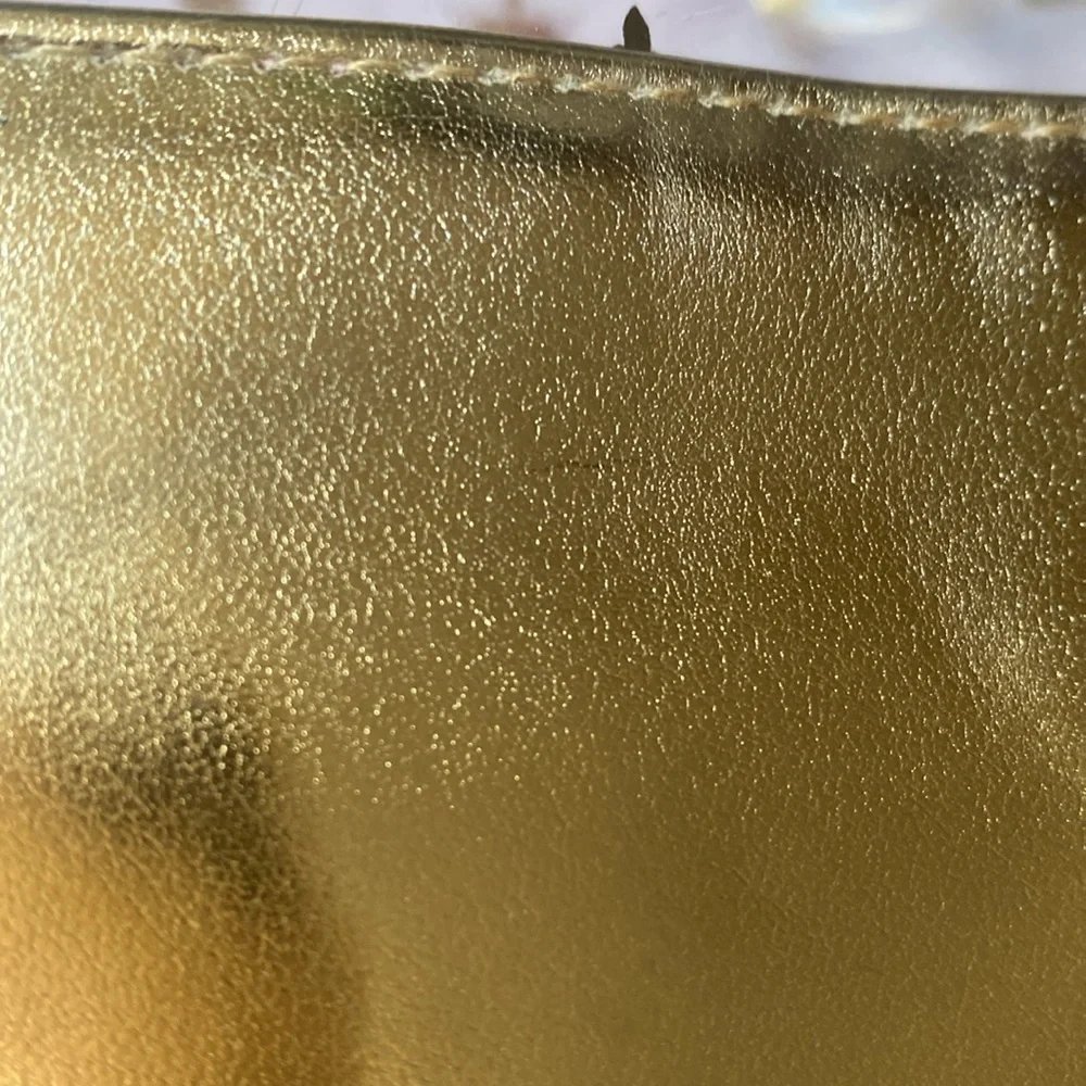 Disney park exclusive princess tote - Picture 10 of 10